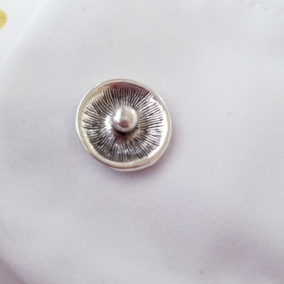 Locketique Angel Button - Picture 2 of 2